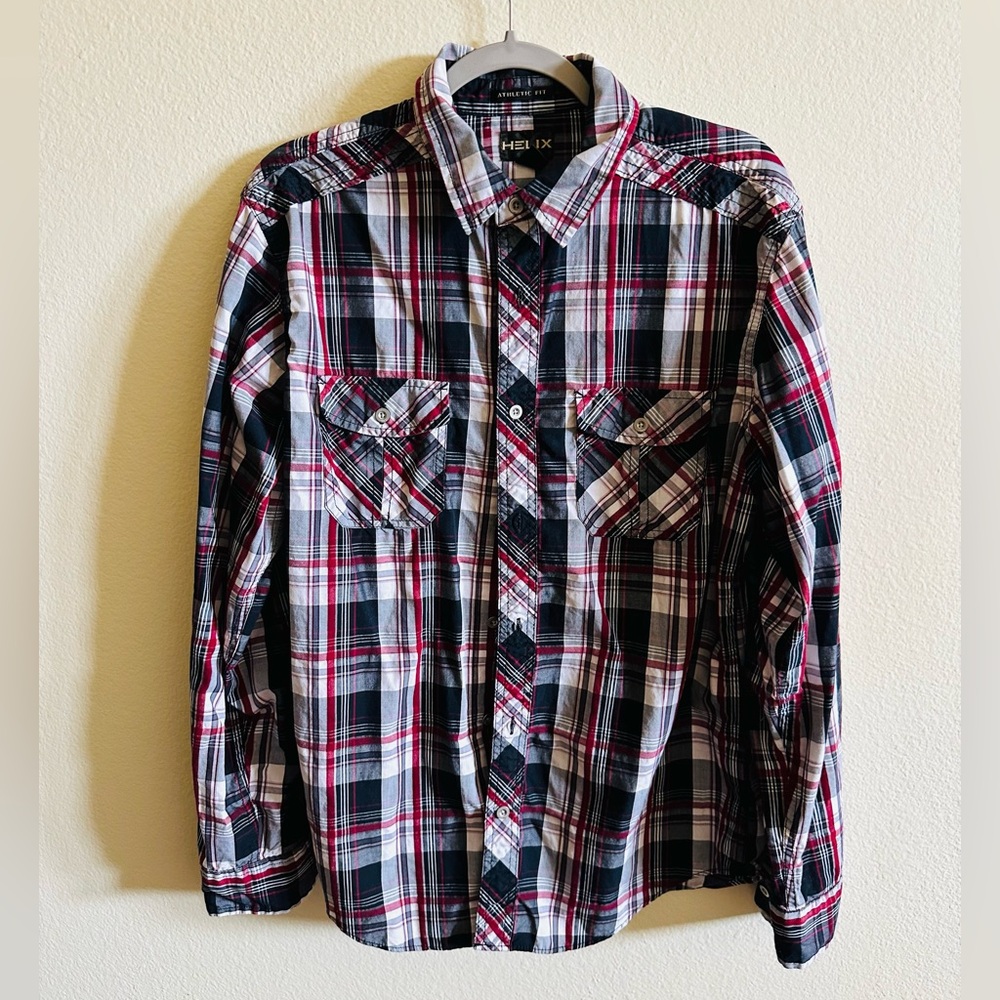 Helix Men’s size Medium Long Sleeve Button Up